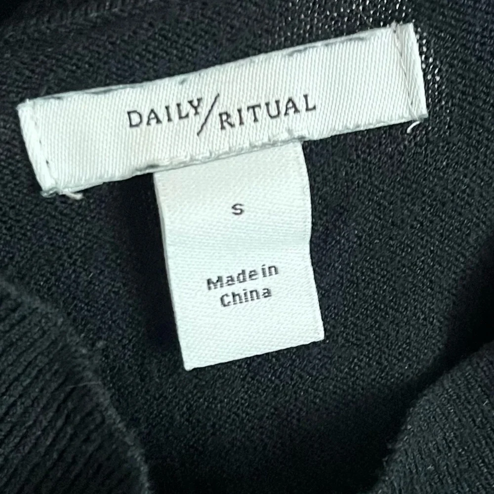 Daily Ritual • Black Lightweight Turtleneck Knit Sweater